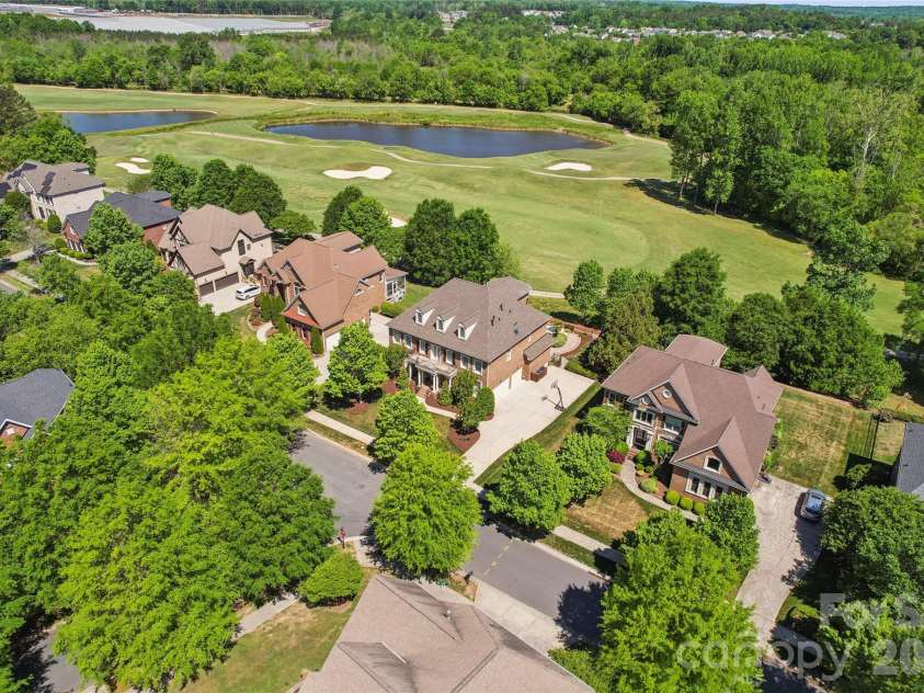 404 Three Greens Drive, Huntersville, NC 28078.  MLS# CAR4369086, YatesRealty ID 20127. 