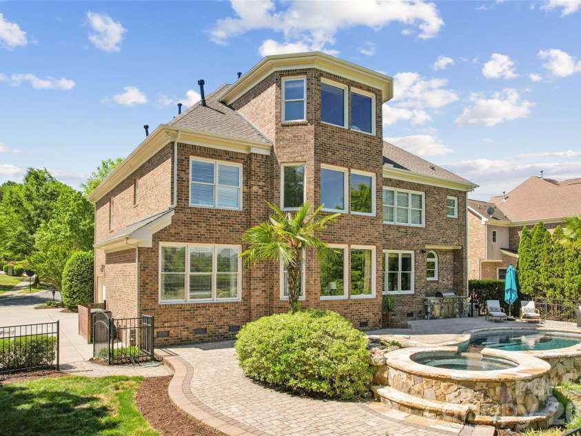 404 Three Greens Drive, Huntersville, NC 28078.  MLS# CAR4369086, YatesRealty ID 20127. 