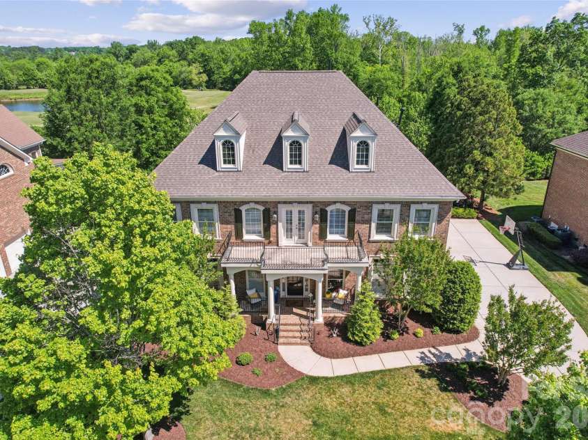 404 Three Greens Drive, Huntersville, NC 28078.  MLS# CAR4369086, YatesRealty ID 20127. 