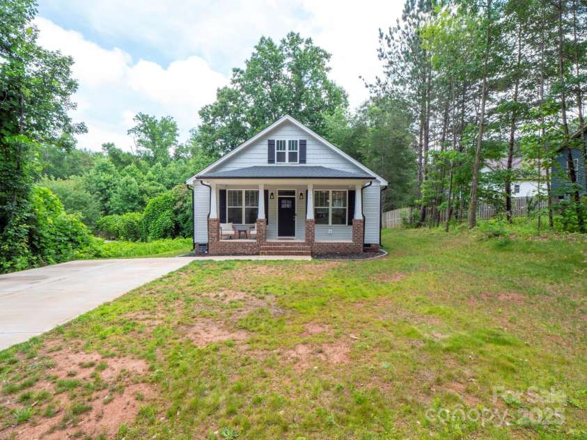 720 4th Street, Stanley, NC 28164.  MLS# CAR4271669, YatesRealty ID 20127. 