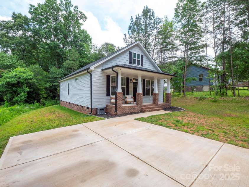 720 4th Street, Stanley, NC 28164.  MLS# CAR4271669, YatesRealty ID 20127. 