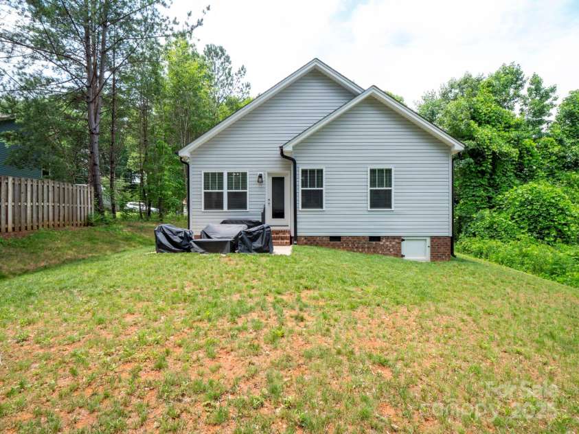 720 4th Street, Stanley, NC 28164.  MLS# CAR4271669, YatesRealty ID 20127. 