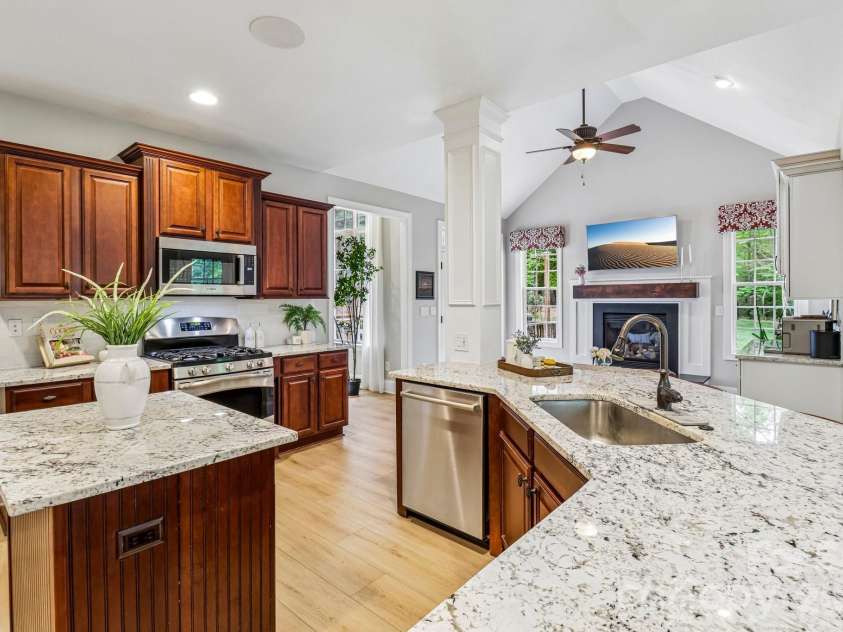 4006 Waxhaw Crossing Drive, Waxhaw, NC 28173.  MLS# CAR4376713, YatesRealty ID 20128. 