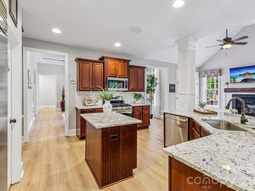 4006 Waxhaw Crossing Drive, Waxhaw, NC 28173.  MLS# CAR4376713, YatesRealty ID 20128. 