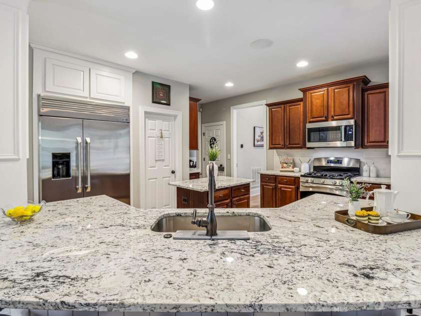 4006 Waxhaw Crossing Drive, Waxhaw, NC 28173.  MLS# CAR4376713, YatesRealty ID 20128. 