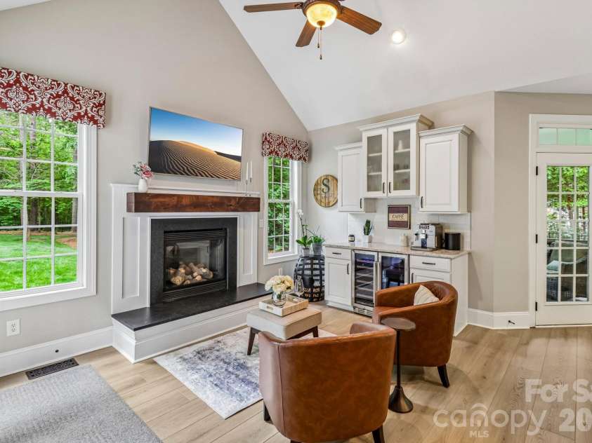 4006 Waxhaw Crossing Drive, Waxhaw, NC 28173.  MLS# CAR4376713, YatesRealty ID 20128. 
