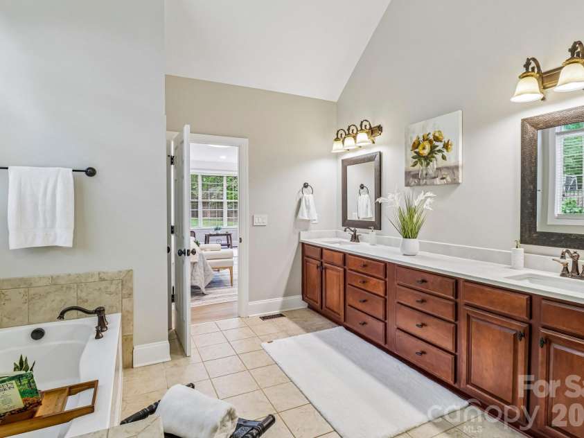 4006 Waxhaw Crossing Drive, Waxhaw, NC 28173.  MLS# CAR4376713, YatesRealty ID 20128. 