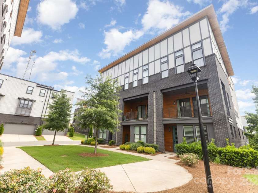2523 Irwin Stream Road, Charlotte, NC 28208.  MLS# CAR4271424, YatesRealty ID 20129. 