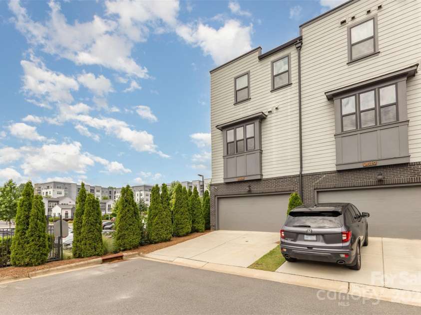 2523 Irwin Stream Road, Charlotte, NC 28208.  MLS# CAR4271424, YatesRealty ID 20129. 