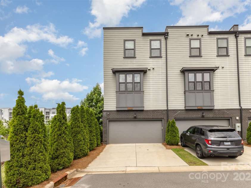 2523 Irwin Stream Road, Charlotte, NC 28208.  MLS# CAR4271424, YatesRealty ID 20129. 