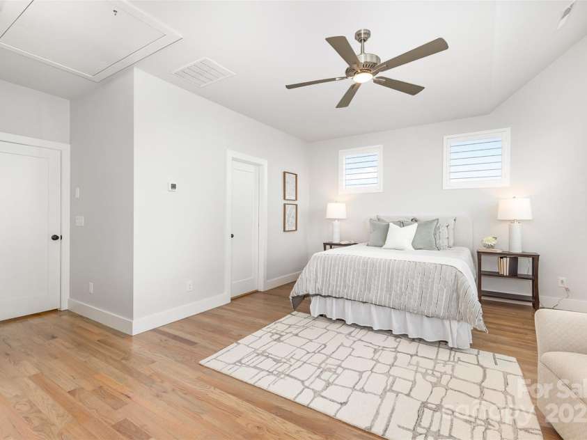2523 Irwin Stream Road, Charlotte, NC 28208.  MLS# CAR4271424, YatesRealty ID 20129. 