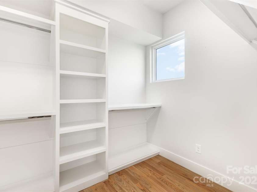 2523 Irwin Stream Road, Charlotte, NC 28208.  MLS# CAR4271424, YatesRealty ID 20129. 