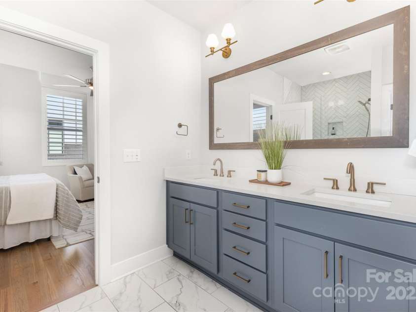 2523 Irwin Stream Road, Charlotte, NC 28208.  MLS# CAR4271424, YatesRealty ID 20129. 