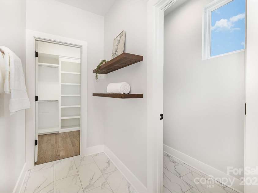 2523 Irwin Stream Road, Charlotte, NC 28208.  MLS# CAR4271424, YatesRealty ID 20129. 