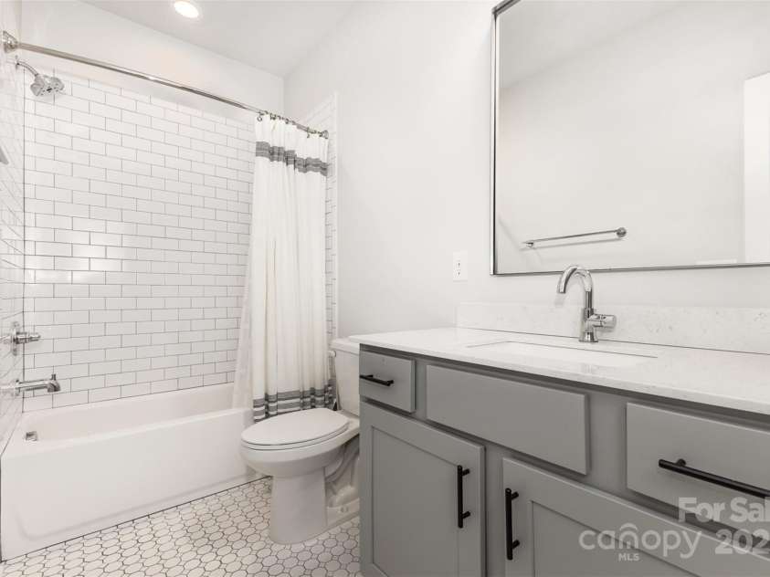 2523 Irwin Stream Road, Charlotte, NC 28208.  MLS# CAR4271424, YatesRealty ID 20129. 
