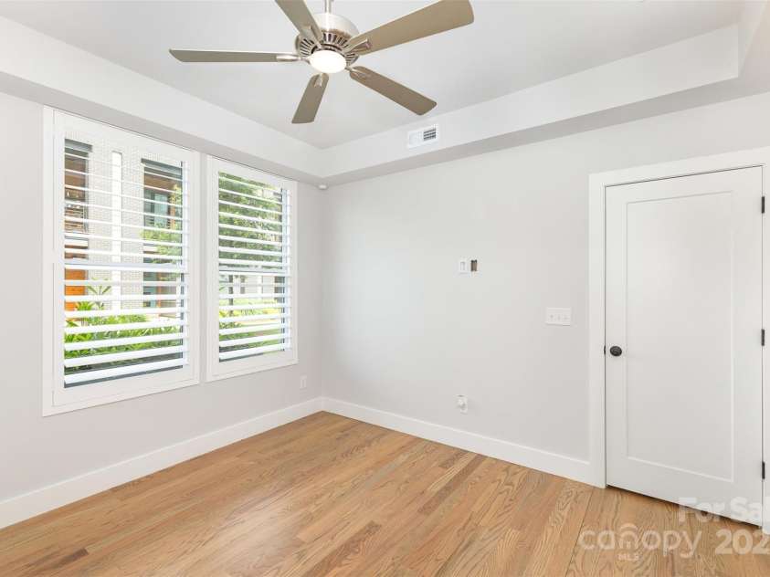 2523 Irwin Stream Road, Charlotte, NC 28208.  MLS# CAR4271424, YatesRealty ID 20129. 