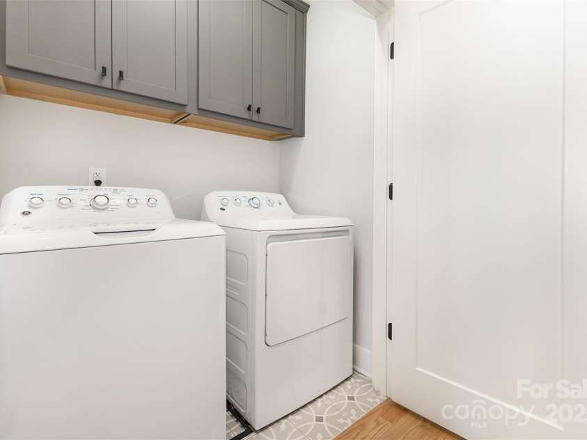 2523 Irwin Stream Road, Charlotte, NC 28208.  MLS# CAR4271424, YatesRealty ID 20129. 