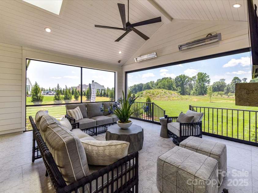 8115 Farm Crossing Lane, Huntersville, NC 28078.  MLS# CAR4188374, YatesRealty ID 2013. 