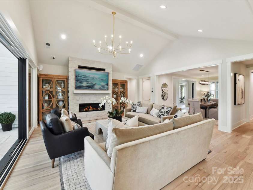 8115 Farm Crossing Lane, Huntersville, NC 28078.  MLS# CAR4188374, YatesRealty ID 2013. 