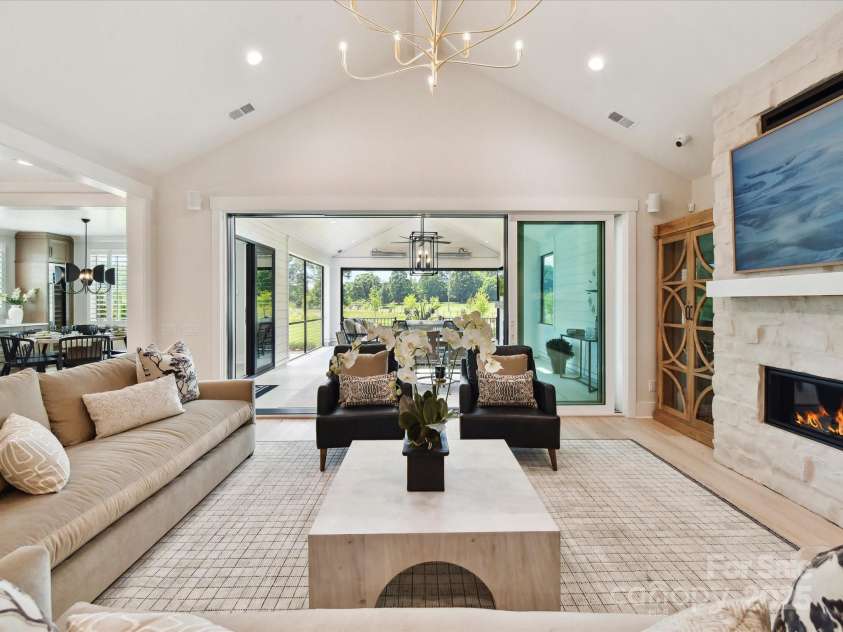 8115 Farm Crossing Lane, Huntersville, NC 28078.  MLS# CAR4188374, YatesRealty ID 2013. 