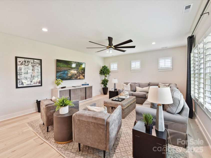 8115 Farm Crossing Lane, Huntersville, NC 28078.  MLS# CAR4188374, YatesRealty ID 2013. 