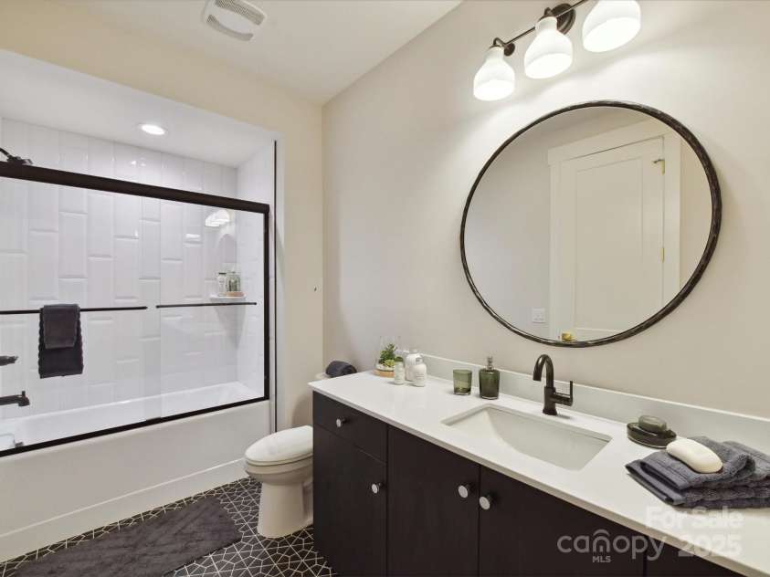 8115 Farm Crossing Lane, Huntersville, NC 28078.  MLS# CAR4188374, YatesRealty ID 2013. 