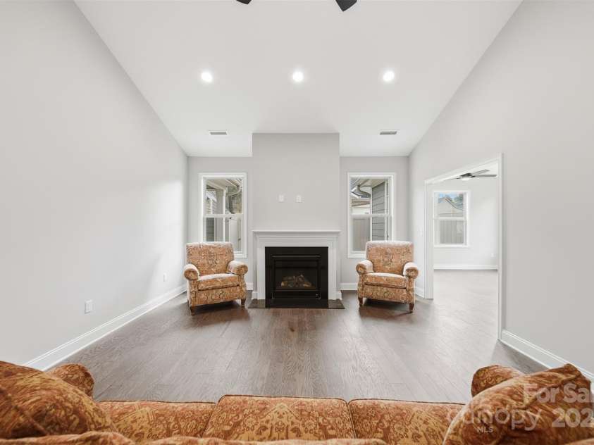 835A Wynnshire Drive, Hickory, NC 28601.  MLS# CAR4328699, YatesRealty ID 2013. 