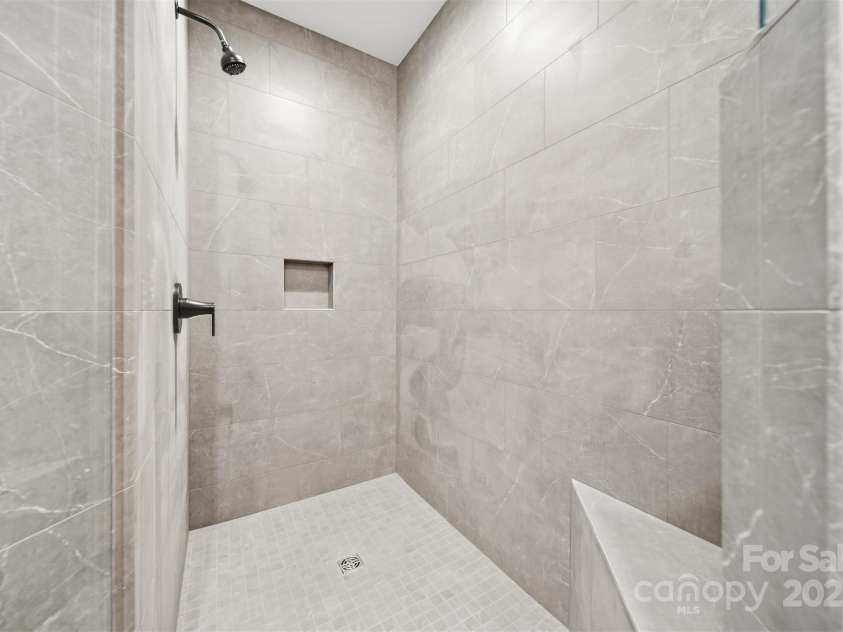 835A Wynnshire Drive, Hickory, NC 28601.  MLS# CAR4328699, YatesRealty ID 2013. 