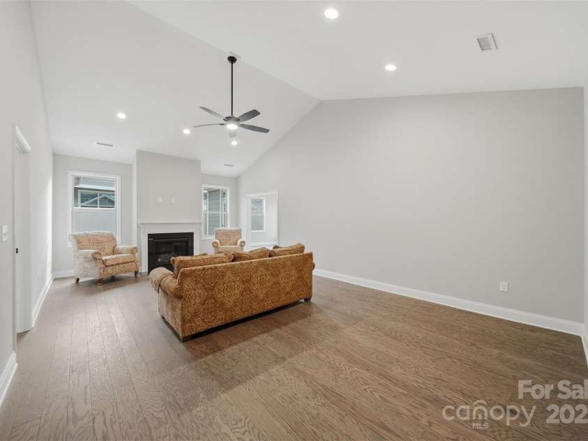 835A Wynnshire Drive, Hickory, NC 28601.  MLS# CAR4328699, YatesRealty ID 2013. 