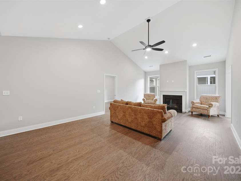 835A Wynnshire Drive, Hickory, NC 28601.  MLS# CAR4328699, YatesRealty ID 2013. 