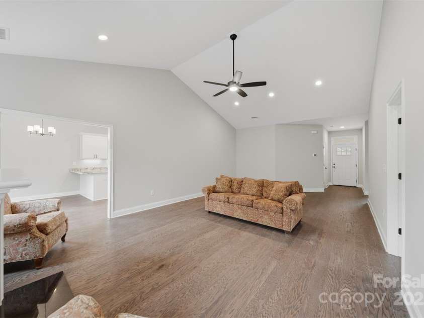 835A Wynnshire Drive, Hickory, NC 28601.  MLS# CAR4328699, YatesRealty ID 2013. 
