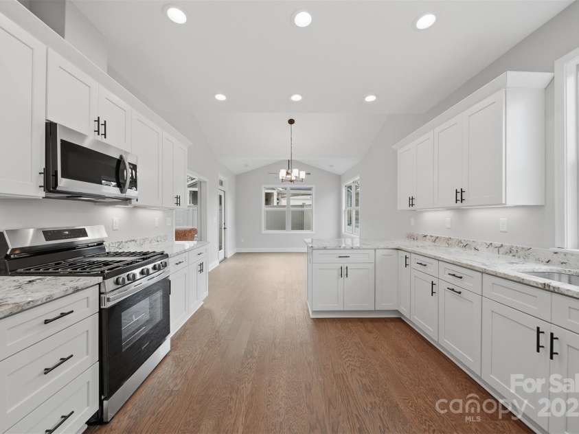 835A Wynnshire Drive, Hickory, NC 28601.  MLS# CAR4328699, YatesRealty ID 2013. 