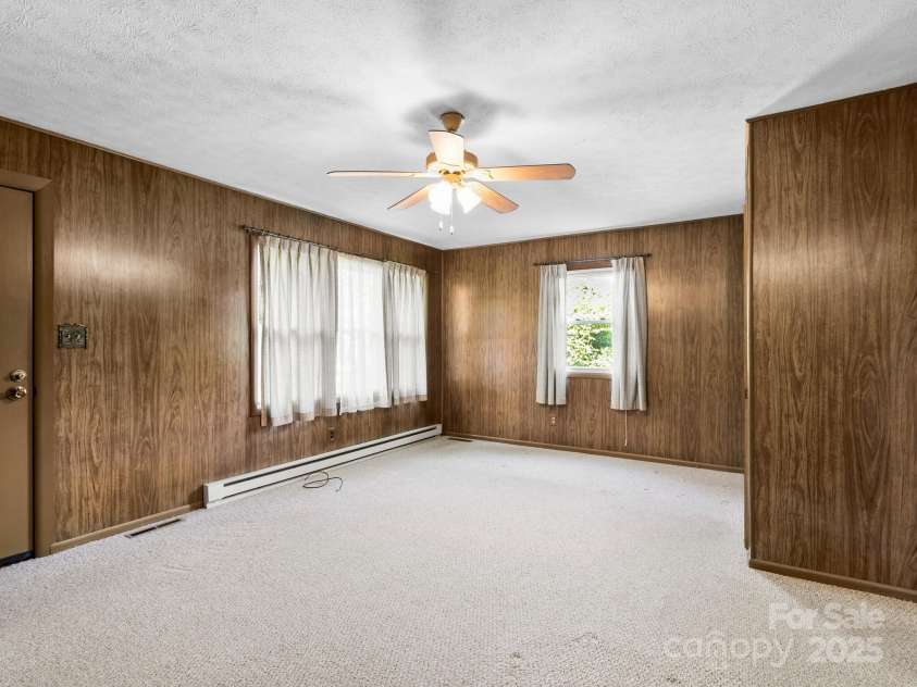 18 Talmadge Court, Asheville, NC 28806.  MLS# CAR4217144, YatesRealty ID 20130. 