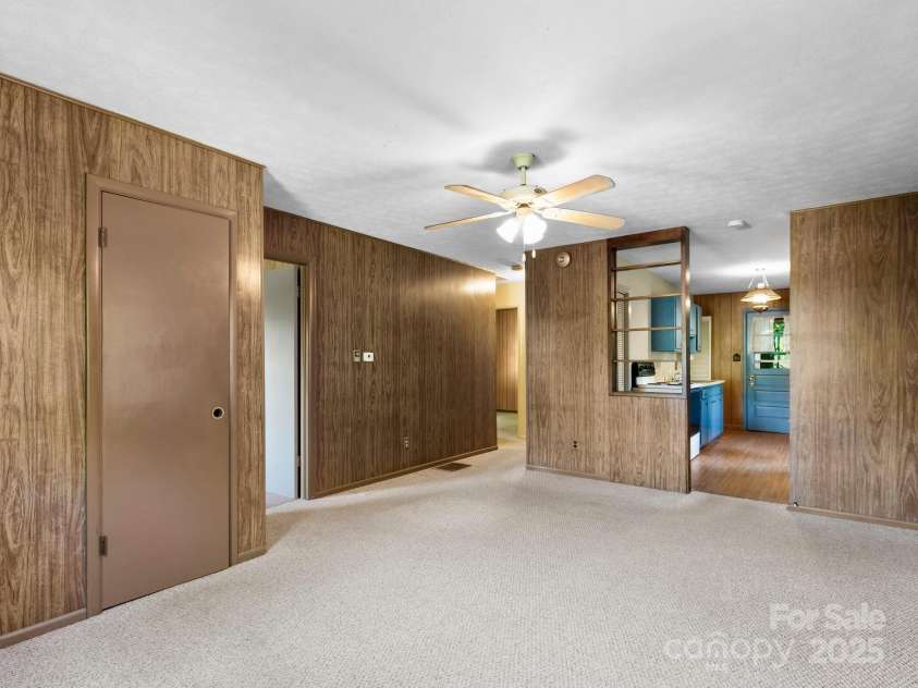 18 Talmadge Court, Asheville, NC 28806.  MLS# CAR4217144, YatesRealty ID 20130. 