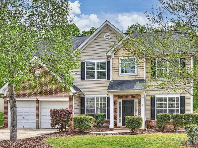 2515 Godsey Wood Drive, Charlotte, NC 28213.  MLS# CAR4367599, YatesRealty ID 20130. 