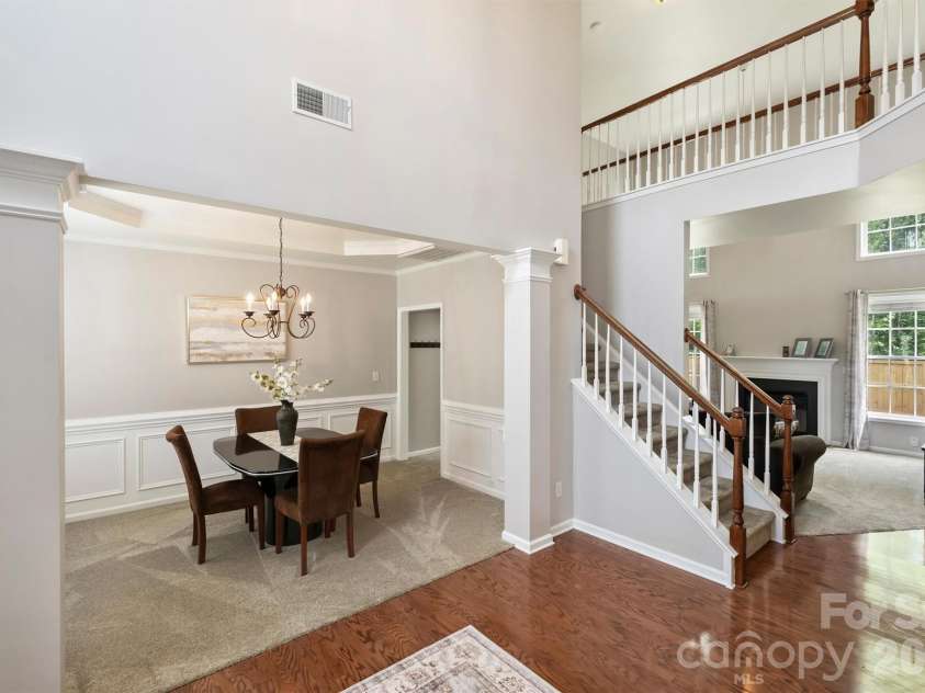 2515 Godsey Wood Drive, Charlotte, NC 28213.  MLS# CAR4367599, YatesRealty ID 20130. 