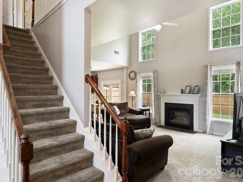 2515 Godsey Wood Drive, Charlotte, NC 28213.  MLS# CAR4367599, YatesRealty ID 20130. 