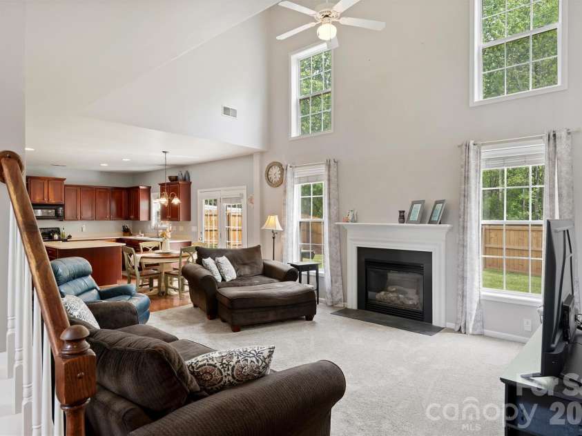2515 Godsey Wood Drive, Charlotte, NC 28213.  MLS# CAR4367599, YatesRealty ID 20130. 