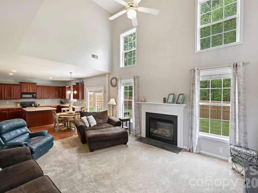 2515 Godsey Wood Drive, Charlotte, NC 28213.  MLS# CAR4367599, YatesRealty ID 20130. 