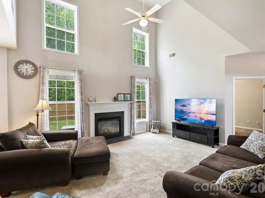 2515 Godsey Wood Drive, Charlotte, NC 28213.  MLS# CAR4367599, YatesRealty ID 20130. 