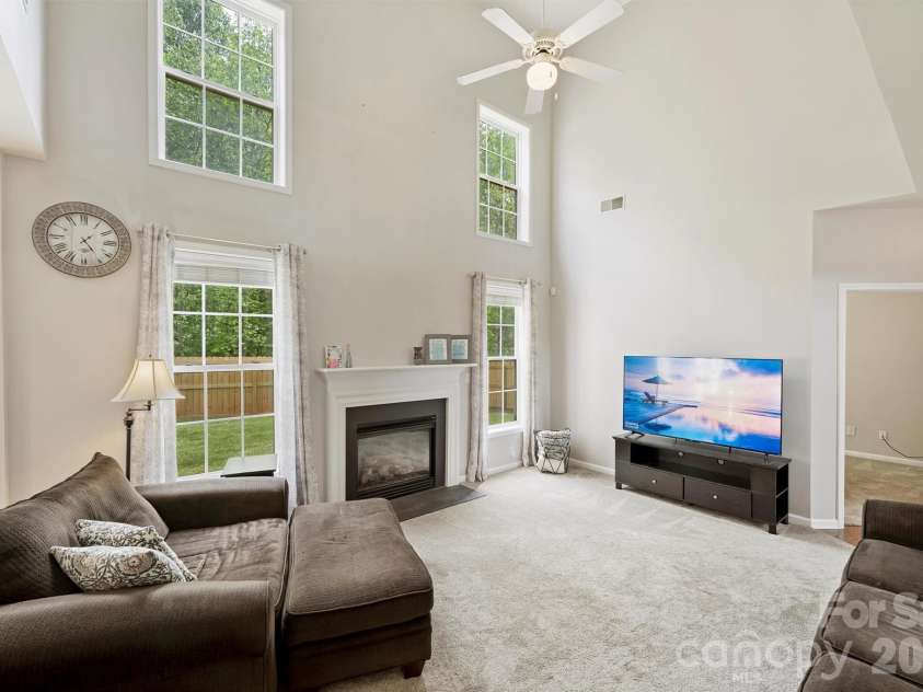 2515 Godsey Wood Drive, Charlotte, NC 28213.  MLS# CAR4367599, YatesRealty ID 20130. 