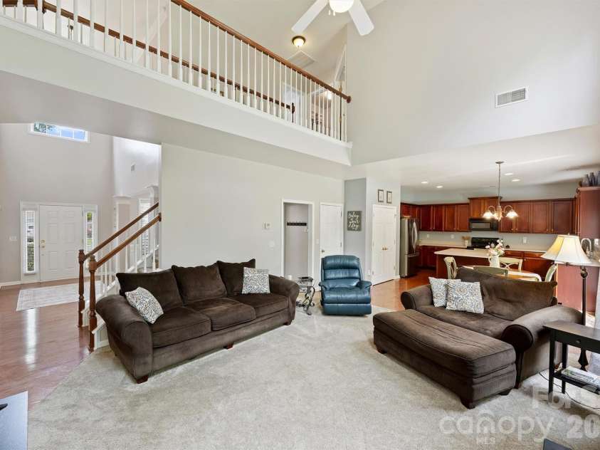 2515 Godsey Wood Drive, Charlotte, NC 28213.  MLS# CAR4367599, YatesRealty ID 20130. 