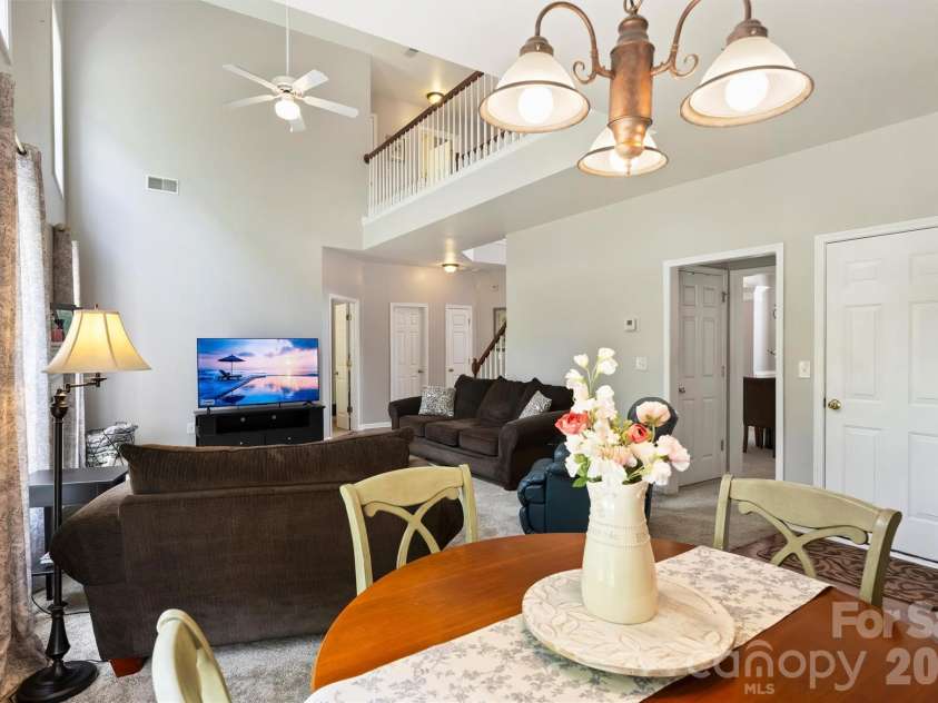 2515 Godsey Wood Drive, Charlotte, NC 28213.  MLS# CAR4367599, YatesRealty ID 20130. 
