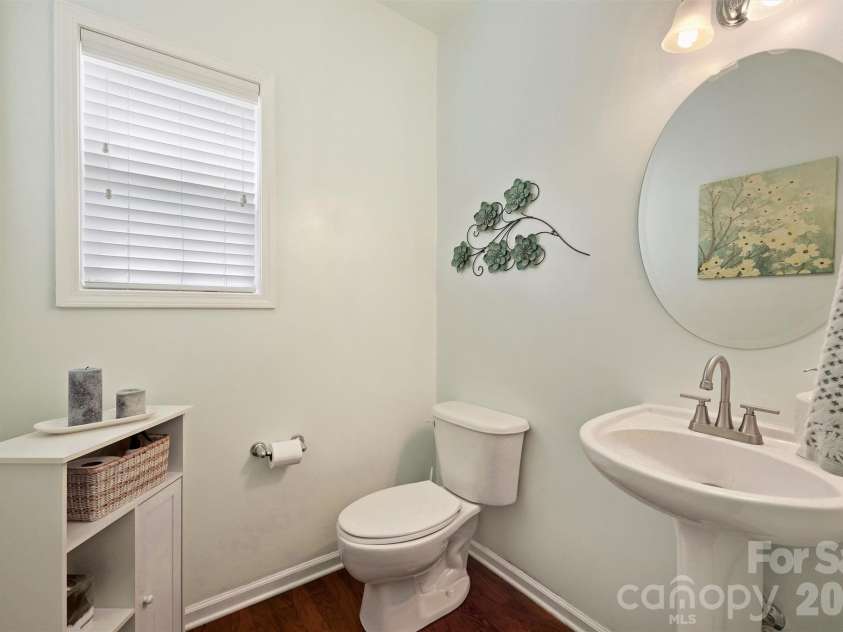 2515 Godsey Wood Drive, Charlotte, NC 28213.  MLS# CAR4367599, YatesRealty ID 20130. 