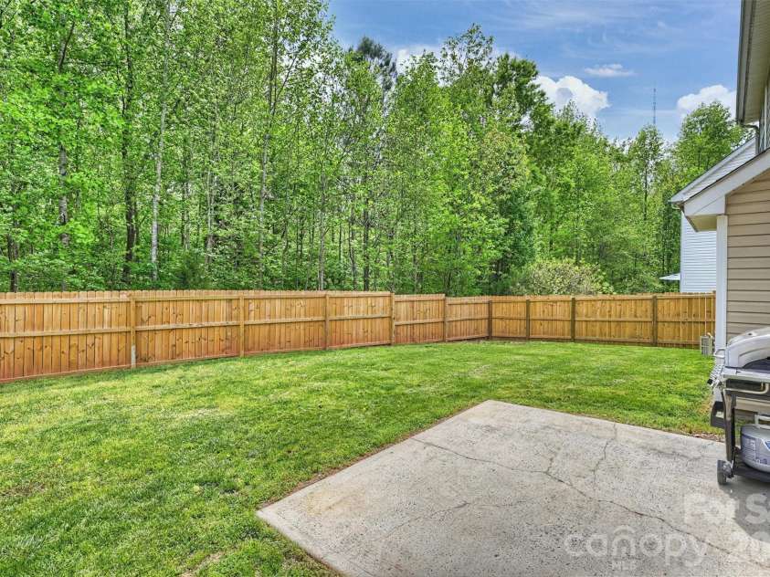2515 Godsey Wood Drive, Charlotte, NC 28213.  MLS# CAR4367599, YatesRealty ID 20130. 