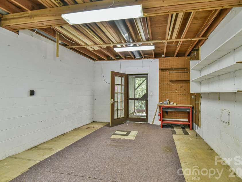1 Hillcrest Lane, Black Mountain, NC 28711.  MLS# CAR4368421, YatesRealty ID 20131. 400 sq ft...unheated