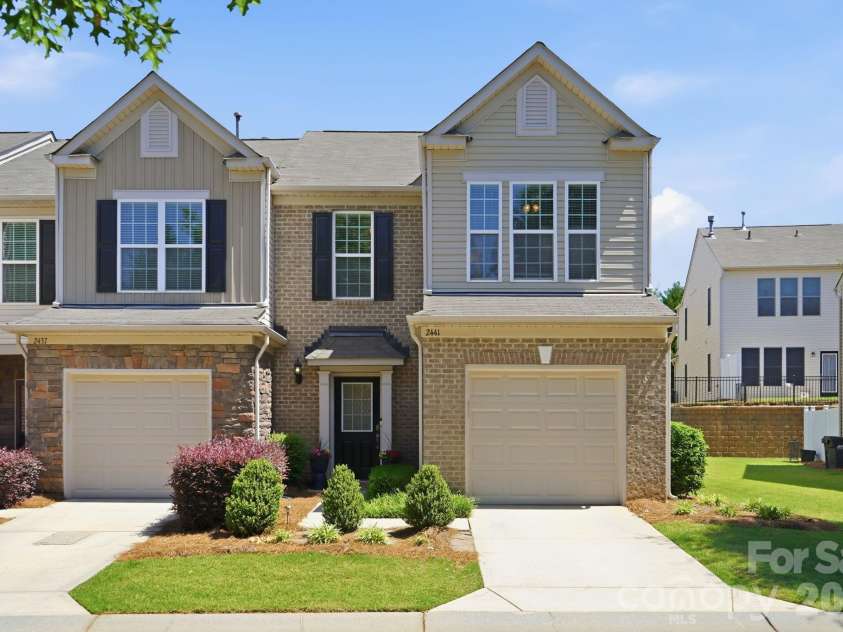 2441 Diplomat Lane, Charlotte, NC 28210.  MLS# CAR4377624, YatesRealty ID 20132. 