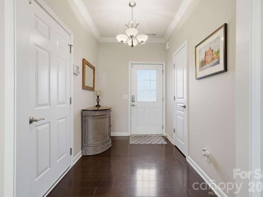 2441 Diplomat Lane, Charlotte, NC 28210.  MLS# CAR4377624, YatesRealty ID 20132. 