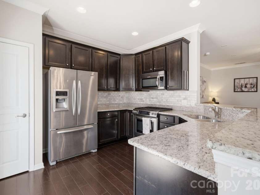 2441 Diplomat Lane, Charlotte, NC 28210.  MLS# CAR4377624, YatesRealty ID 20132. 