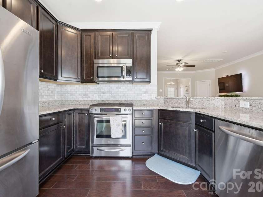 2441 Diplomat Lane, Charlotte, NC 28210.  MLS# CAR4377624, YatesRealty ID 20132. 